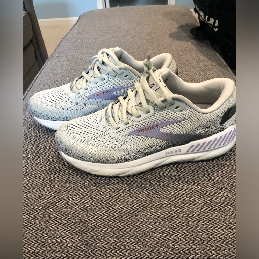 Brooks Women’s Ariel GTS 24 Shoes